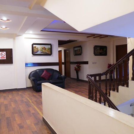 National Hotel Lahore Buitenkant foto