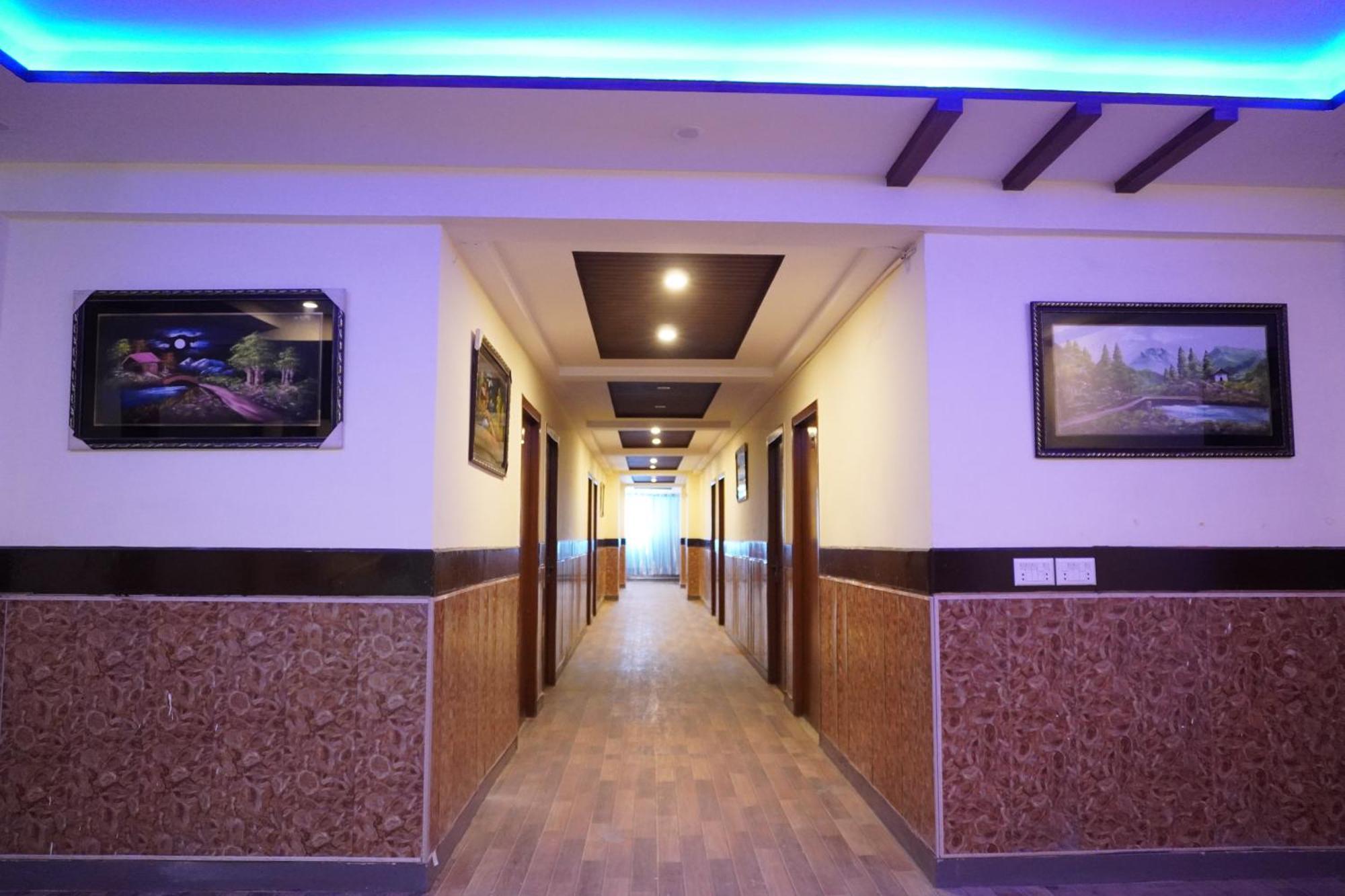 National Hotel Lahore Buitenkant foto
