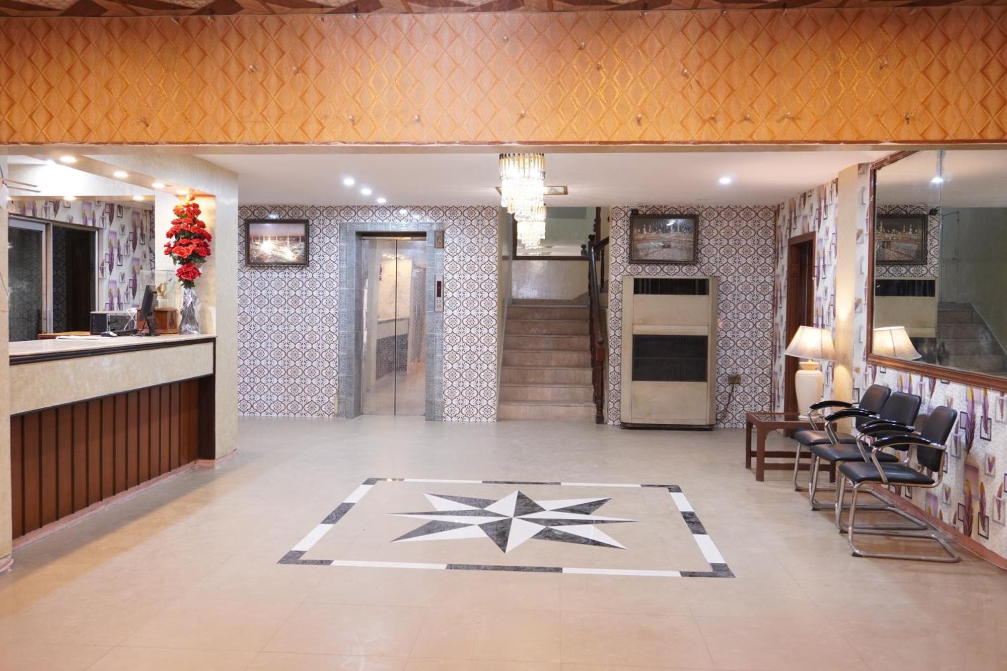 National Hotel Lahore Buitenkant foto