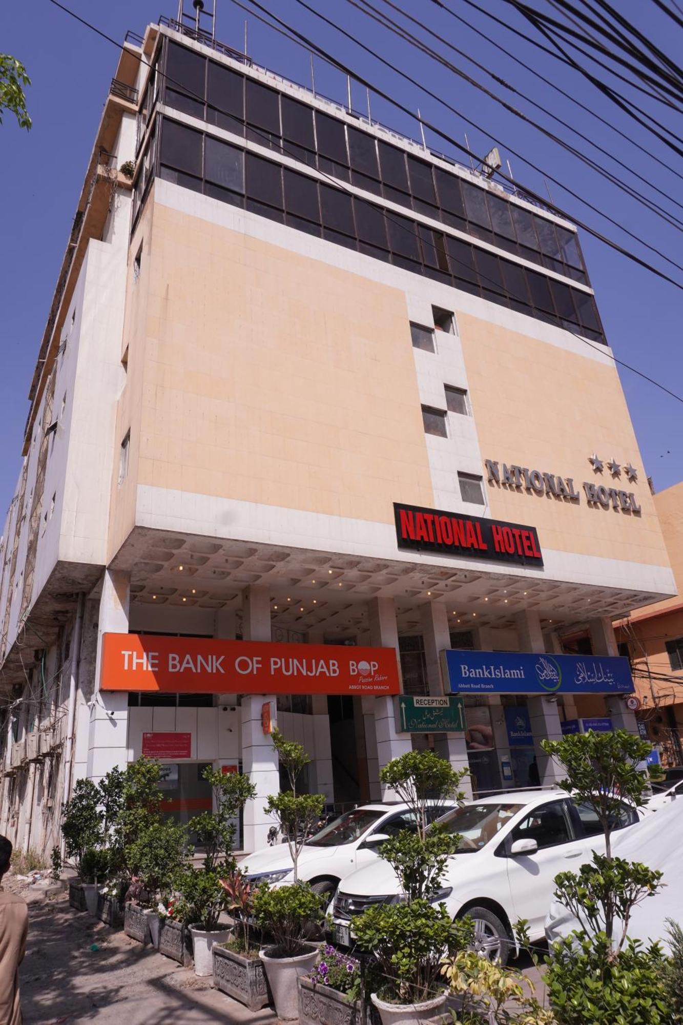 National Hotel Lahore Buitenkant foto