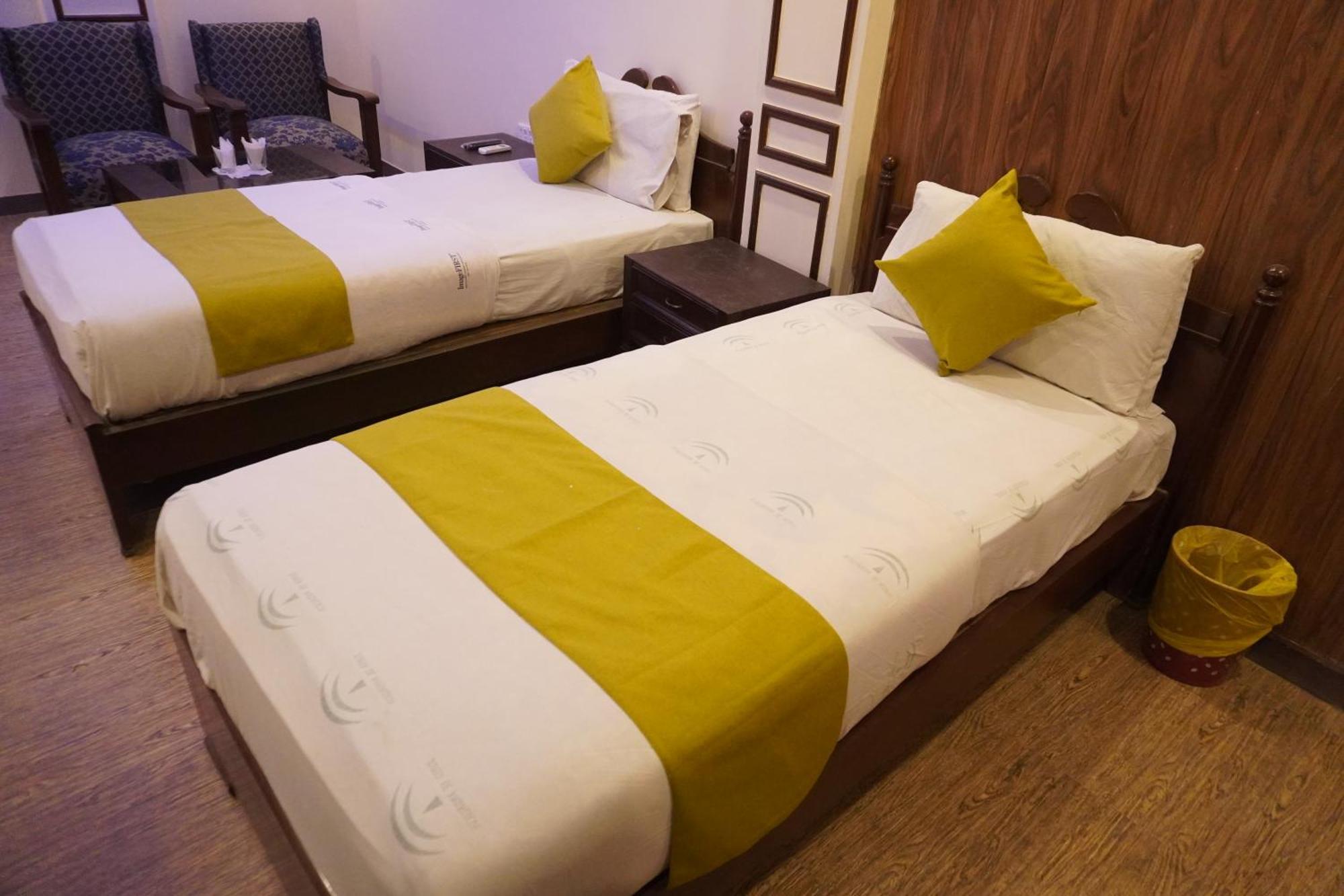 National Hotel Lahore Buitenkant foto