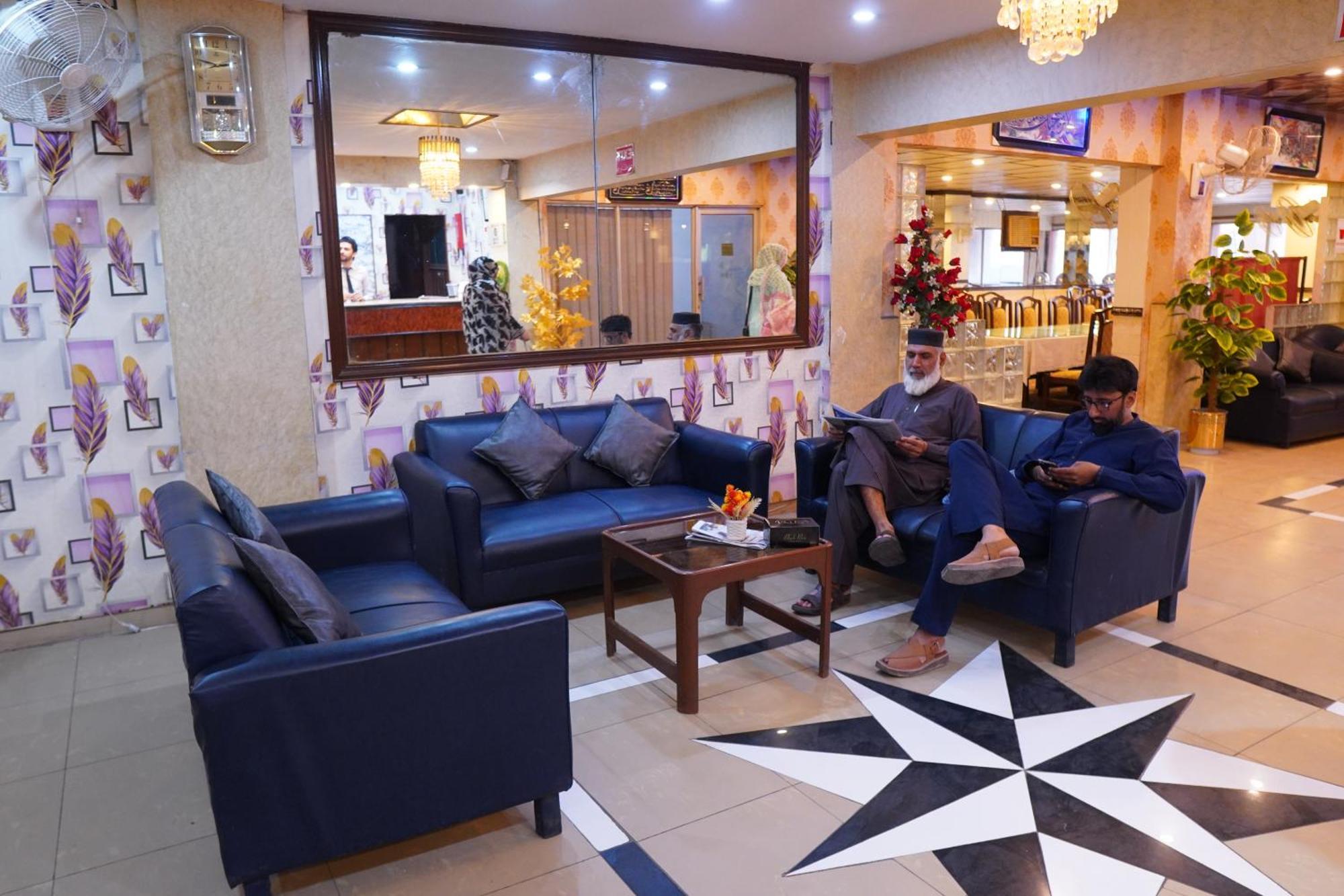 National Hotel Lahore Buitenkant foto