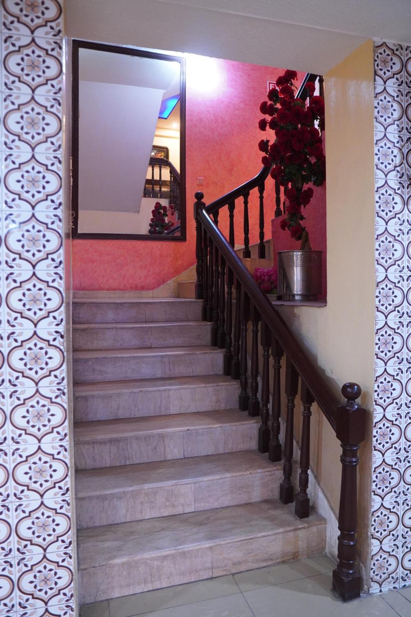 National Hotel Lahore Buitenkant foto