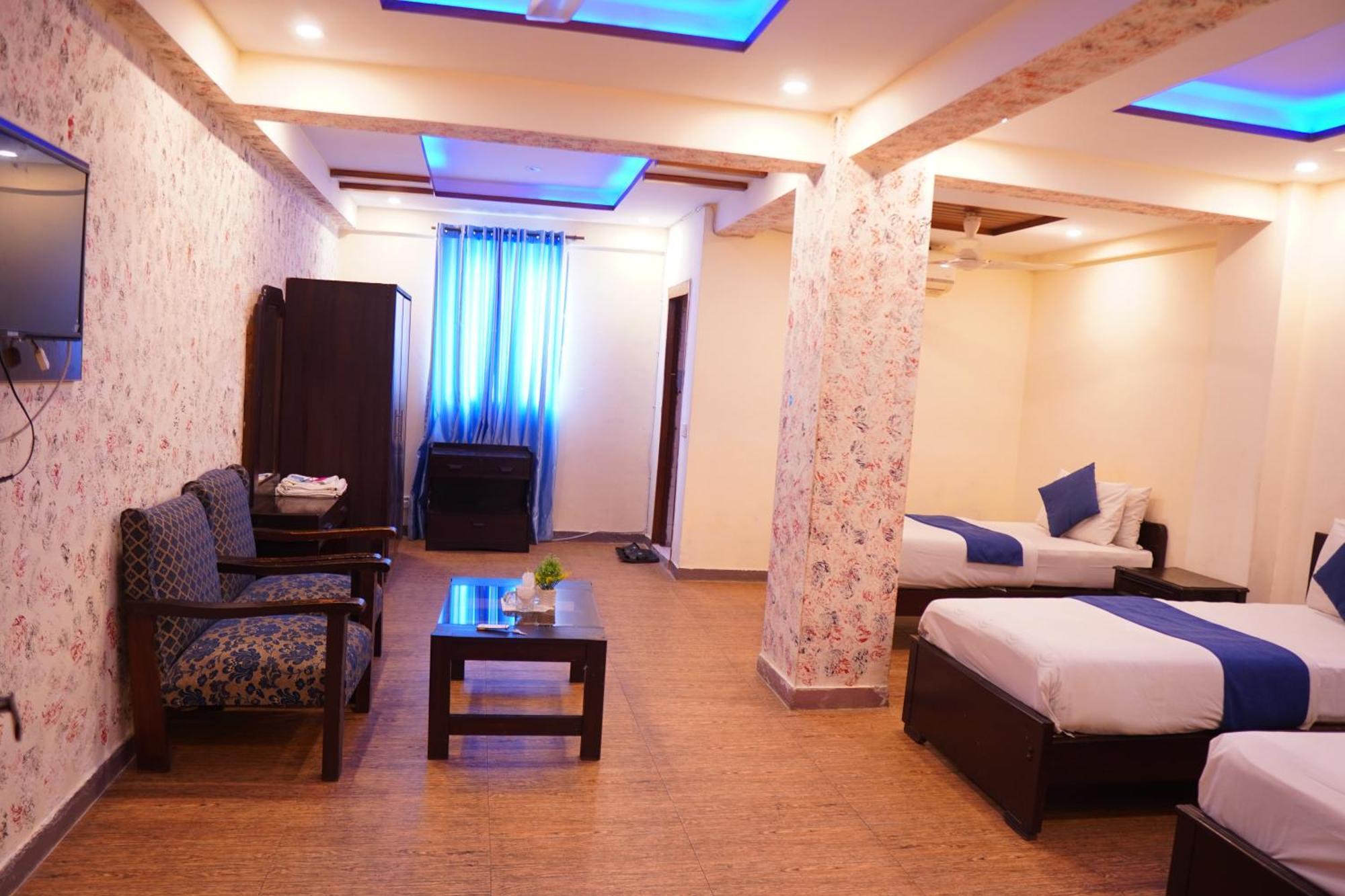 National Hotel Lahore Buitenkant foto